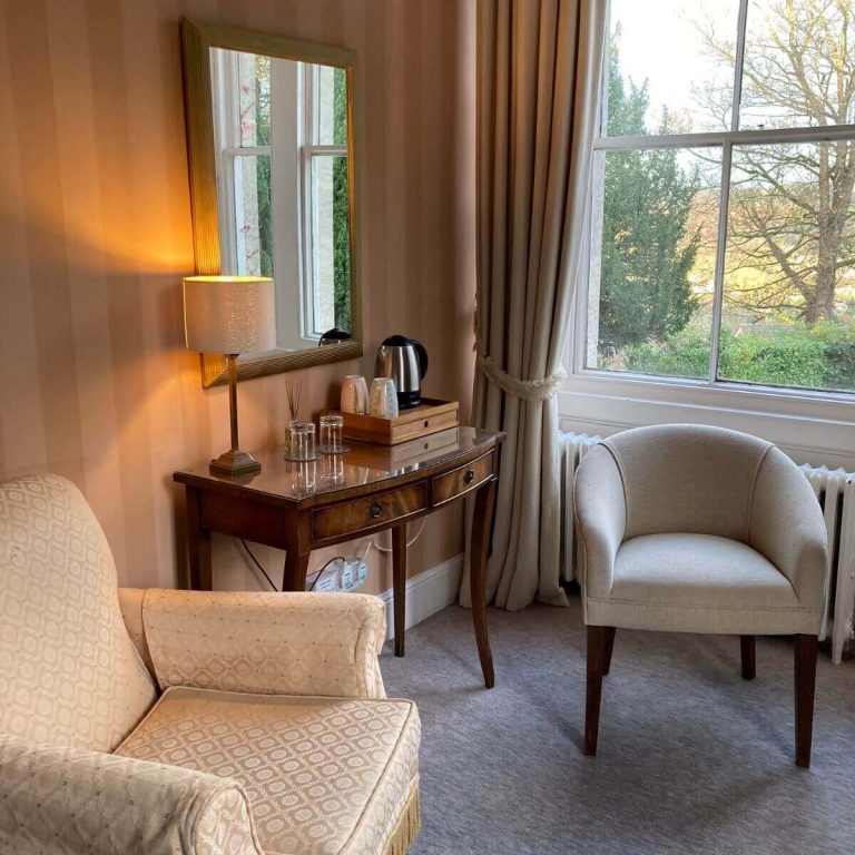 comfortable room burleigh court near stroud