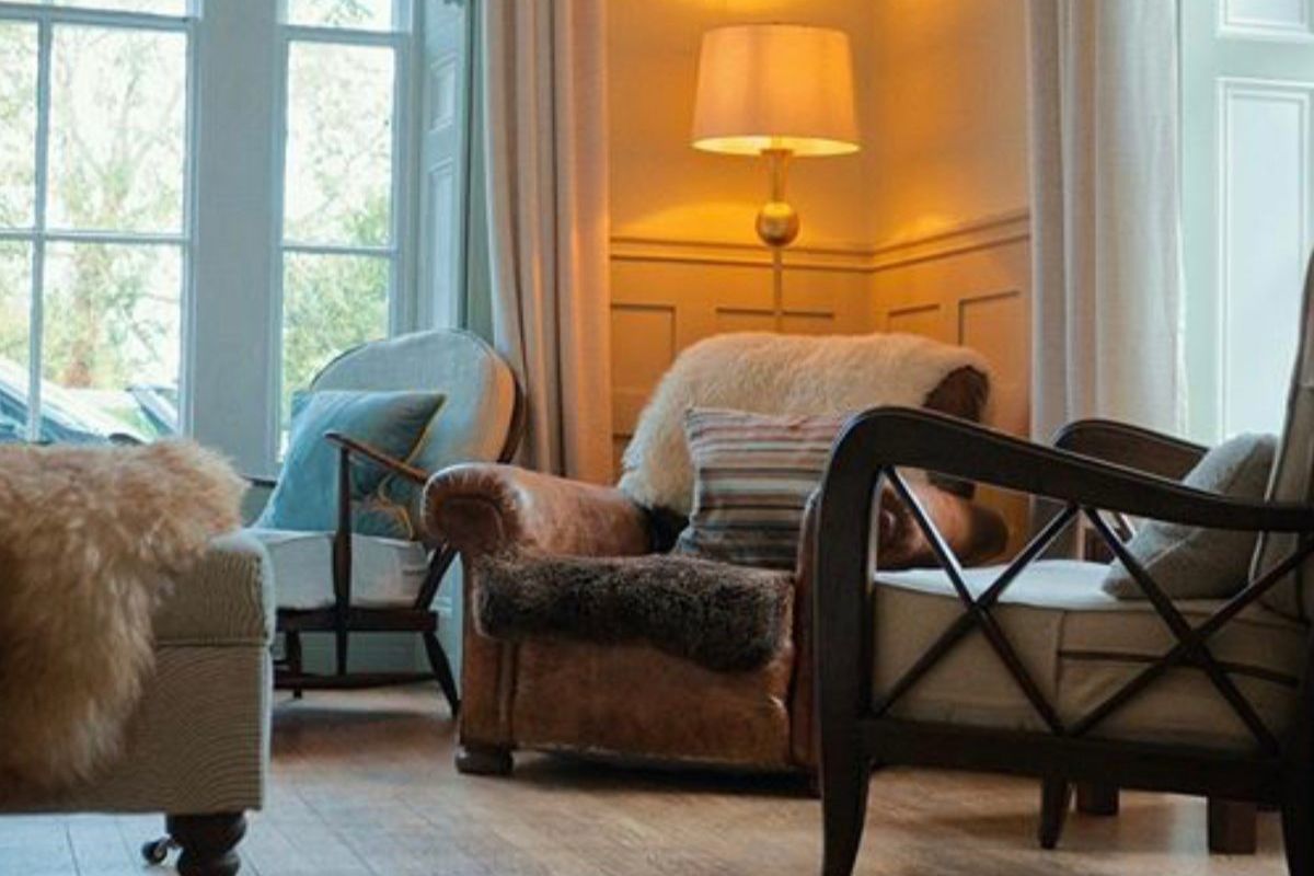 Lounge and bar _ cosy corners _ Burleigh Court Cotswolds Hotel _ Restaurant