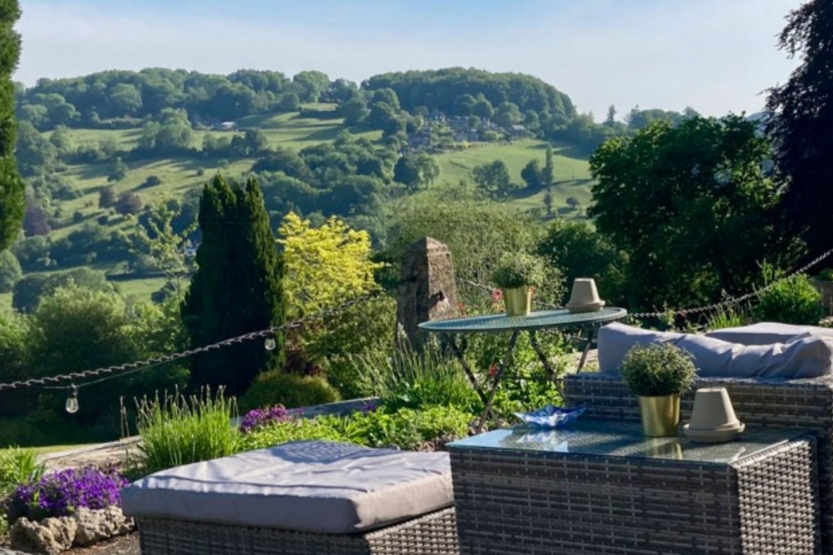 alfresco dining _ terrace _ Burleigh Court Cotswolds Hotel _ Restaurant