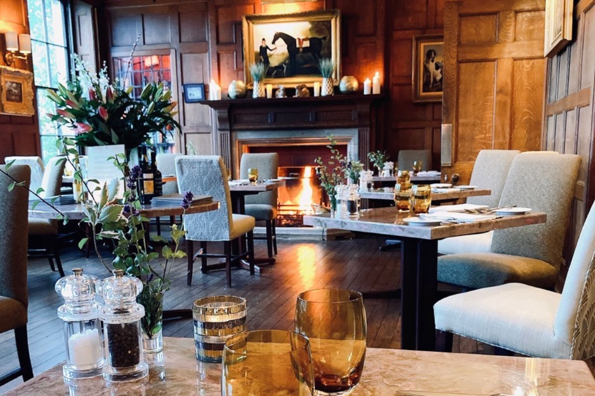 dinner _ romantic dining _ Burleigh Court Cotswolds Hotel _ Restaurant